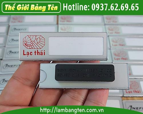 BẢNG TÊN THAY TÊN MICA MÀU BẠC